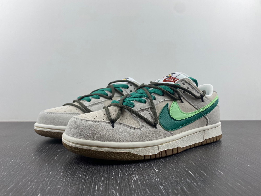 Dunk Low SE 85 DO9457-100