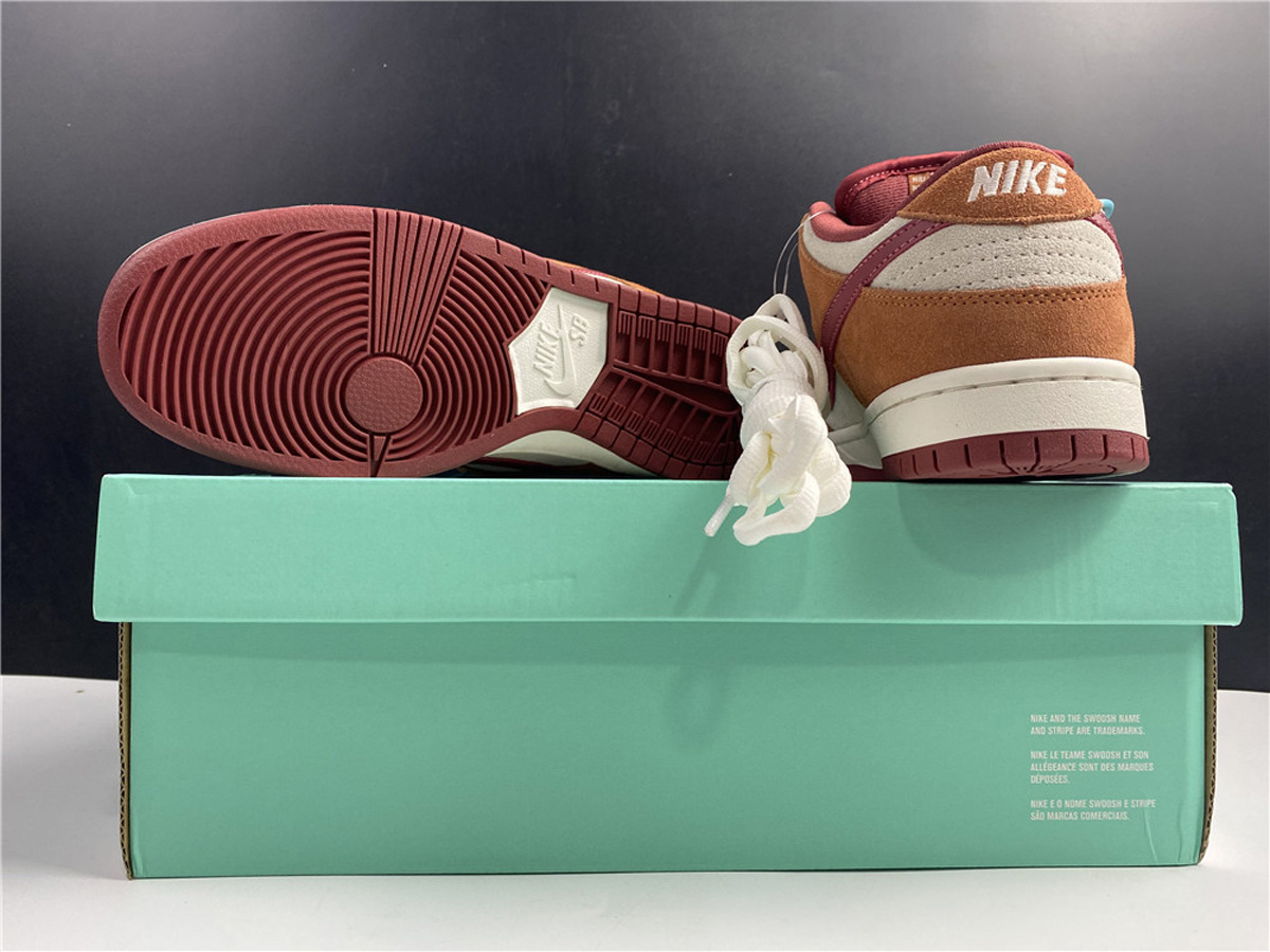 Nike SB Dunk Low Pro Dark Russet Cedar
