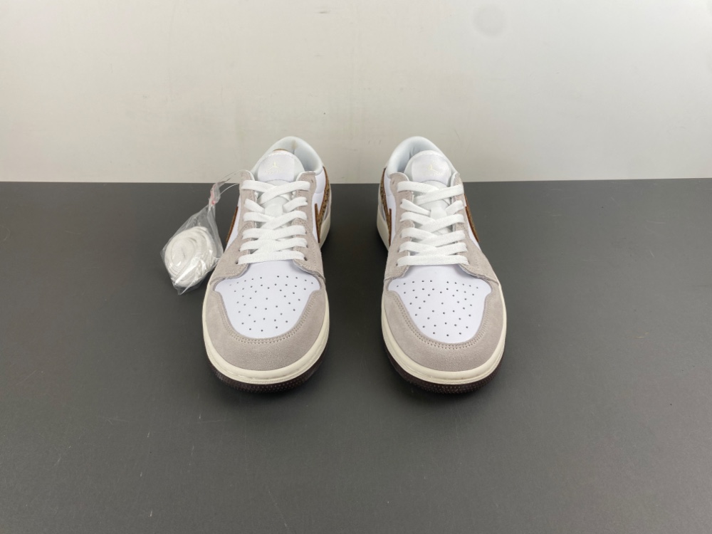 Jordan 1 Retro Low Golf Light Orewood Elephant