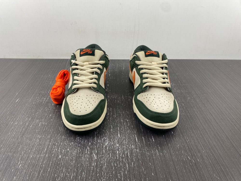 Nike SB Dunk Low Eire