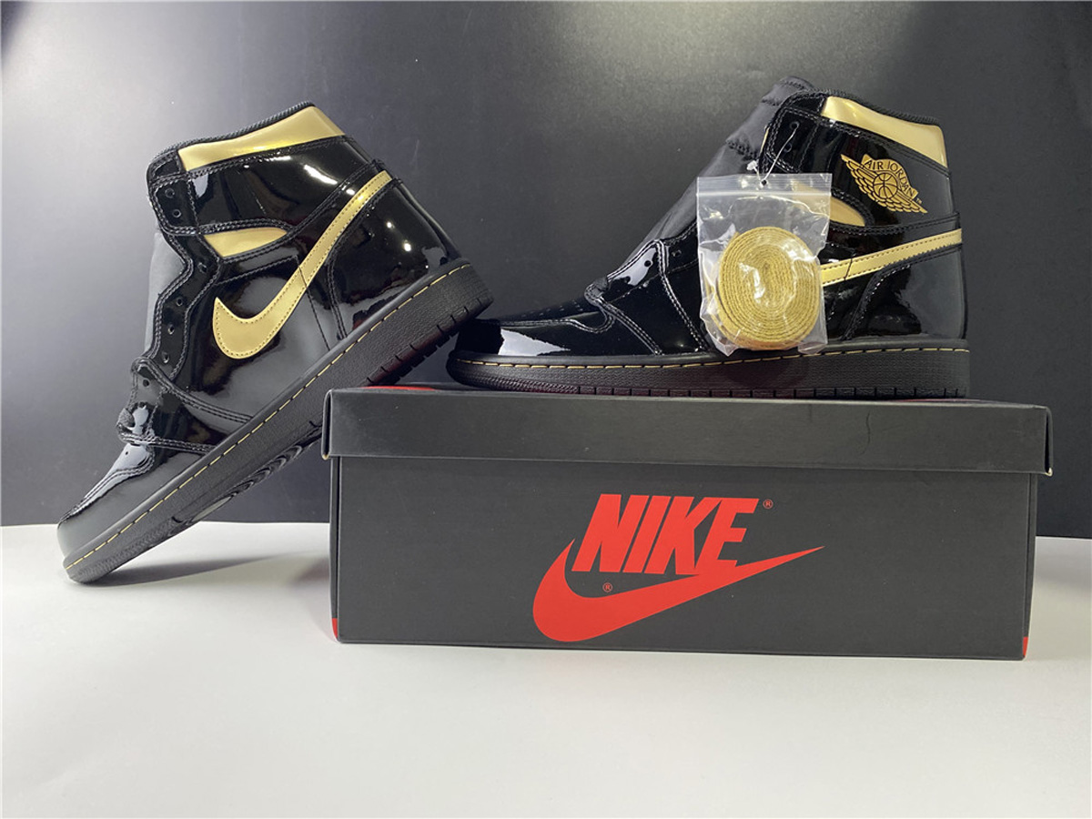 Air Jordan 1 High OG Black Metallic Gold
