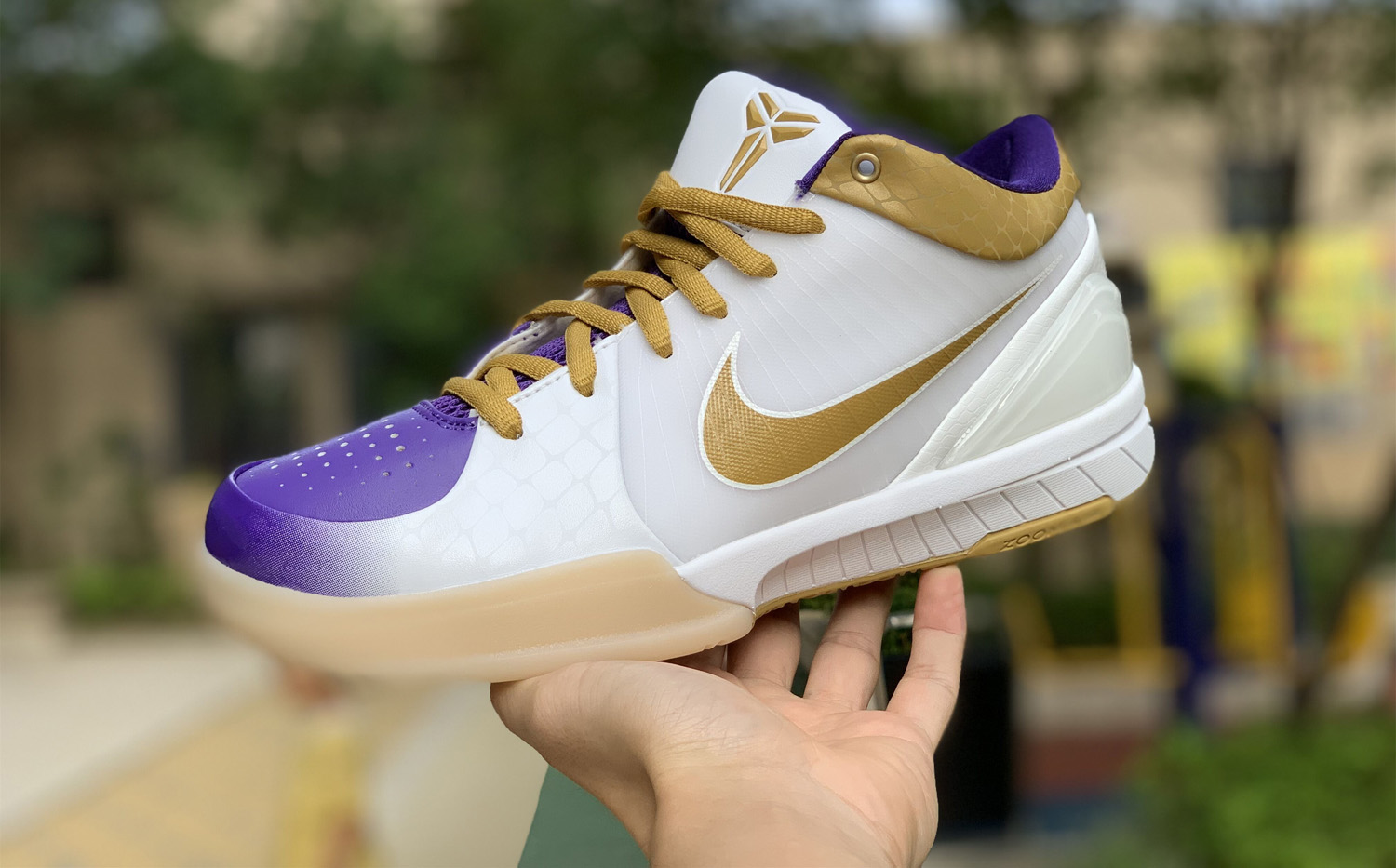 Kobe 4 MLK Gold