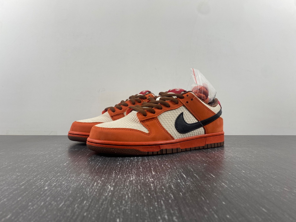 Nike SB Dunk Low Top Ramen