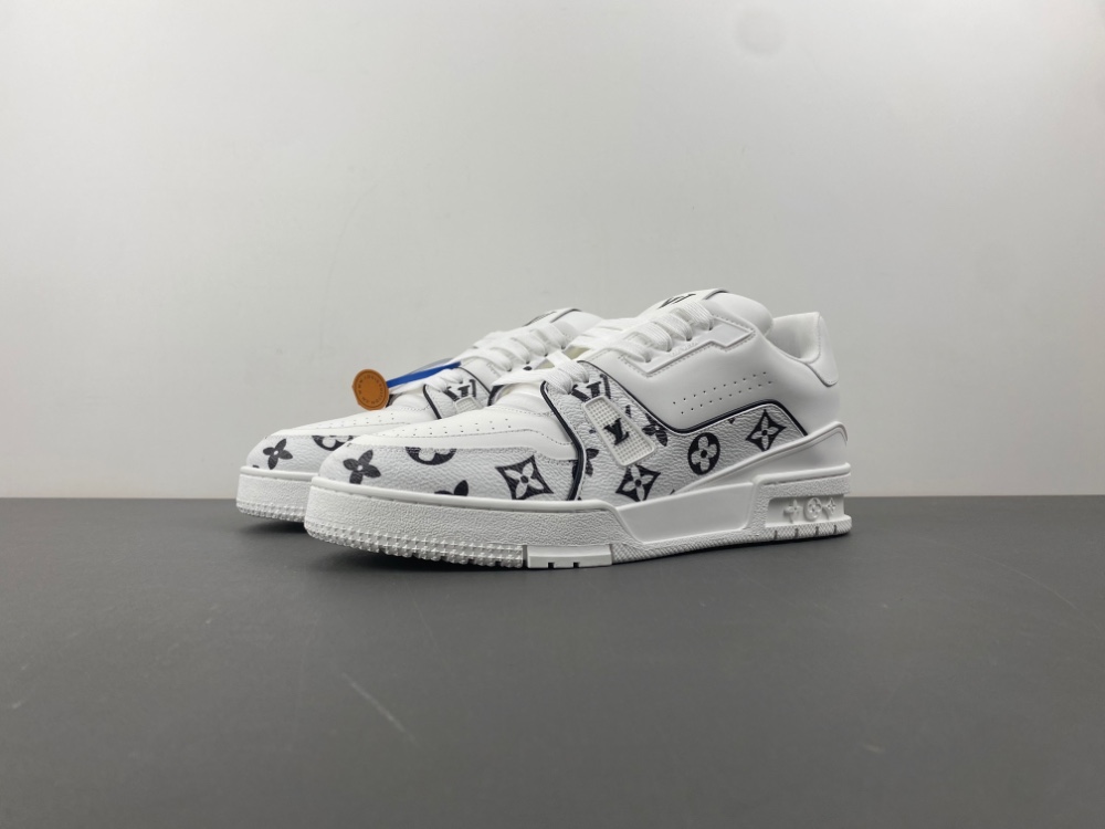 X2 Batch Louis Vuitton LV trainer White Black
