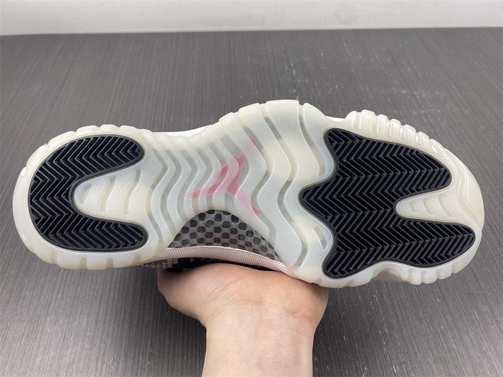 Jordan 11 Retro Low Snake Light Bone