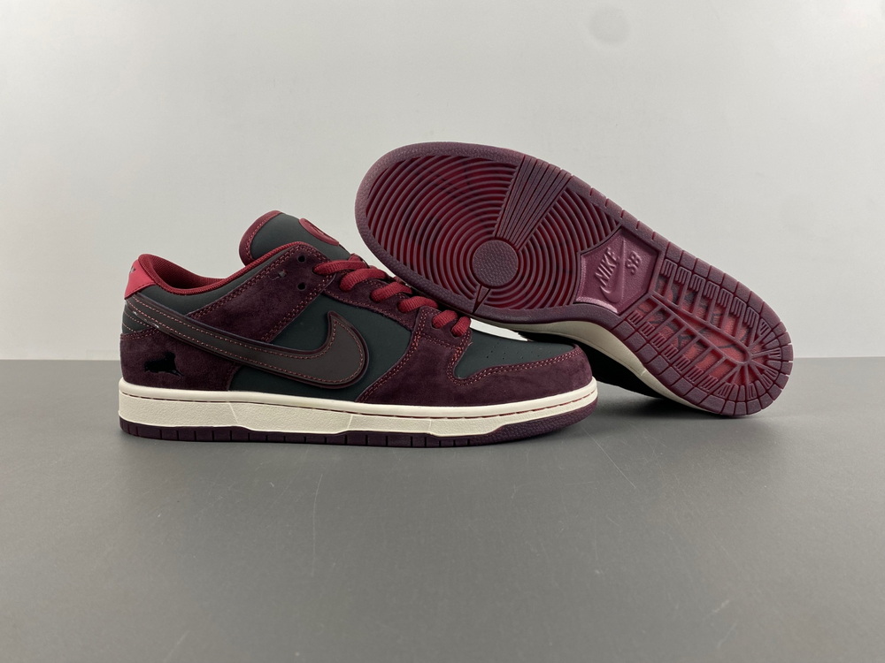 Nike SB Dunk Low 2025 Riot Skateshop