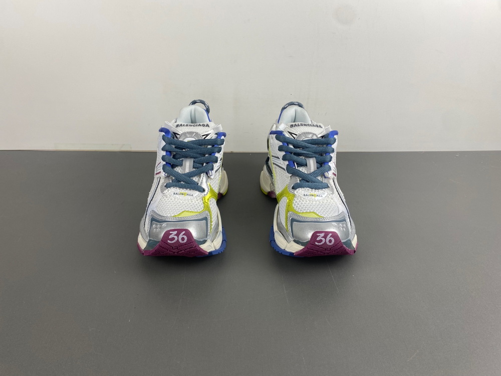 Balenciaga Runner Sneaker 772774-W3RNY-0328