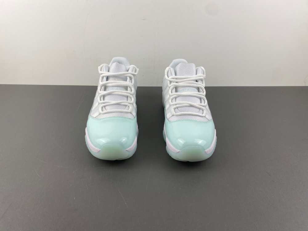Jordan 11 Retro Low Igloo (W)