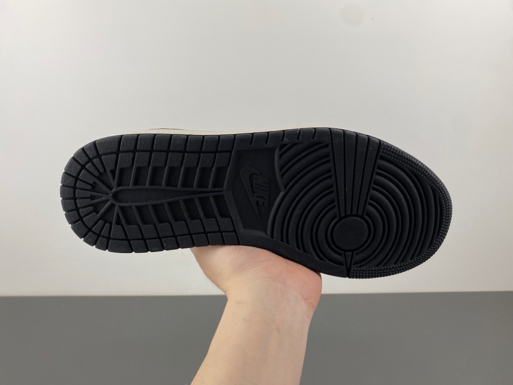 Fragment x Travis Scott x OFF Air Jordan 1 Low DM7866-077
