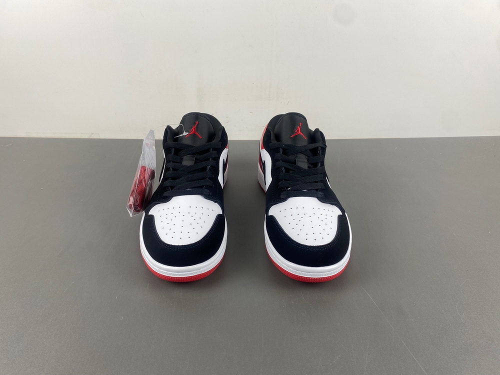 Jordan 1 Low SE Black Toe (2025)