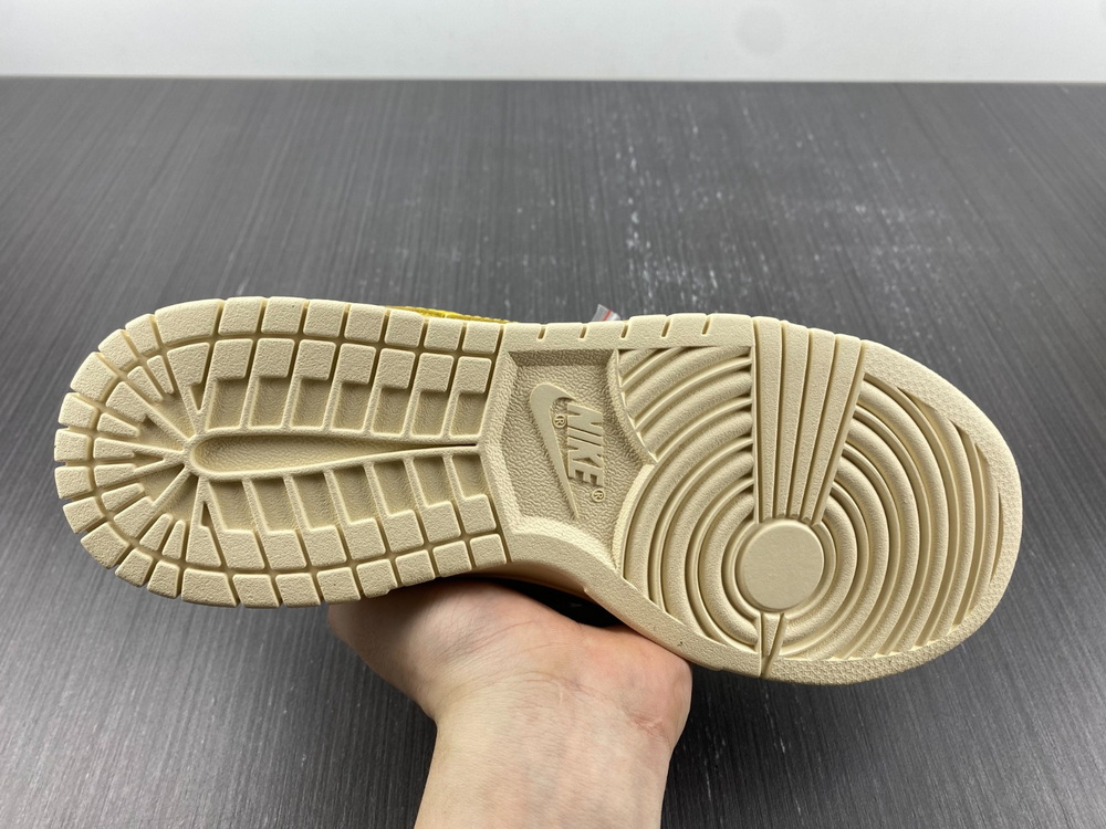 Nike Dunk Low LX Banana