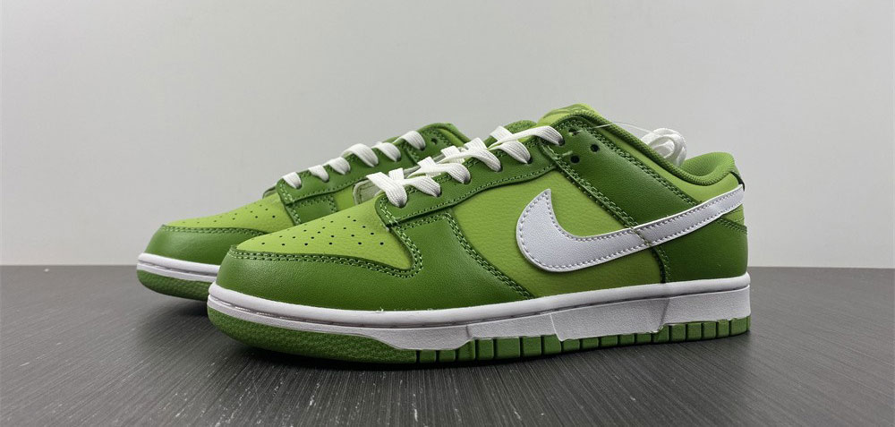 Nike Dunk Low Chlorophyll