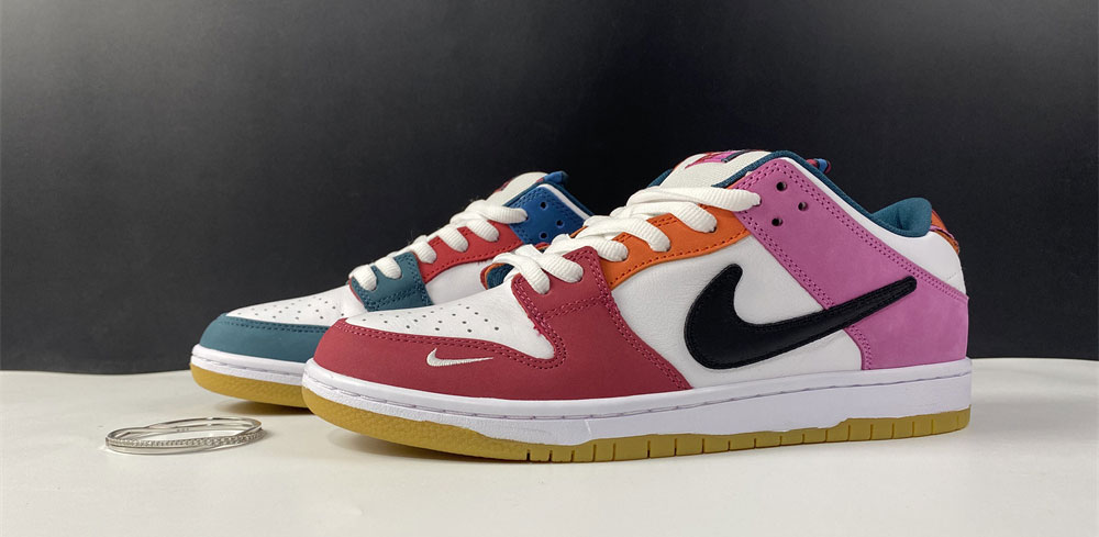 Nike SB Dunk Low Parra