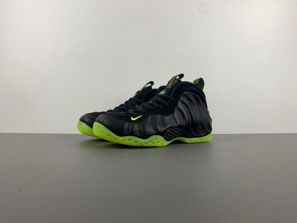 Nike Air Foamposite One Black Volt