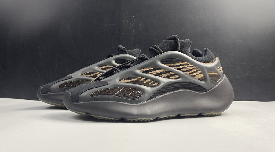 Adidas Yeezy 700 V3 Clay Brown