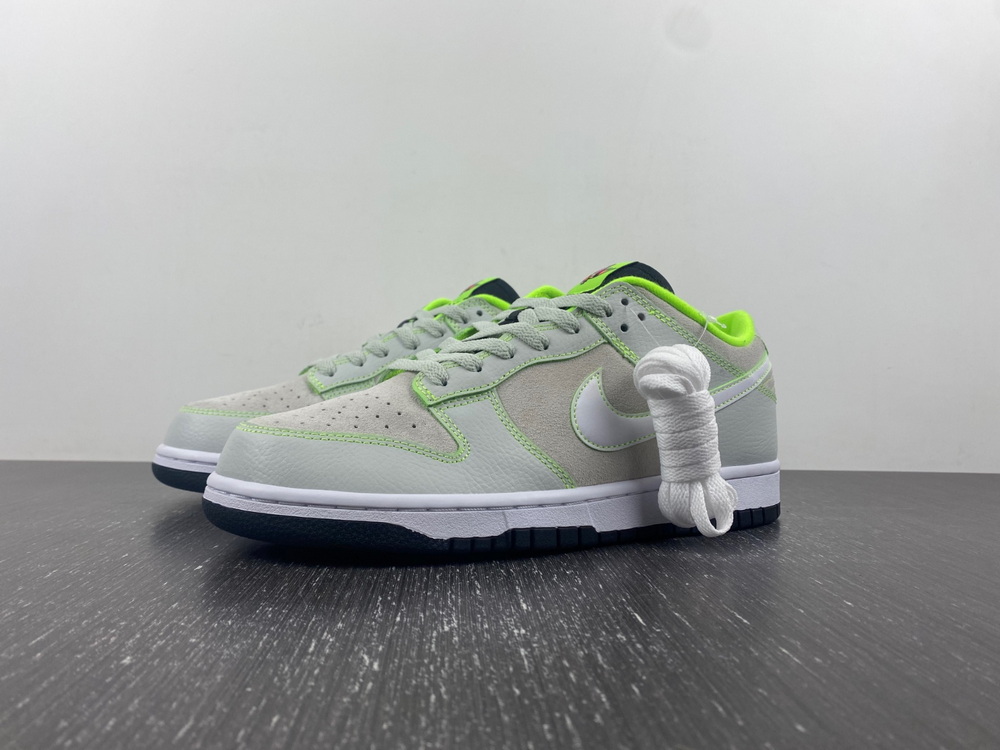 Nike Dunk Low University of Oregon PE (2023)