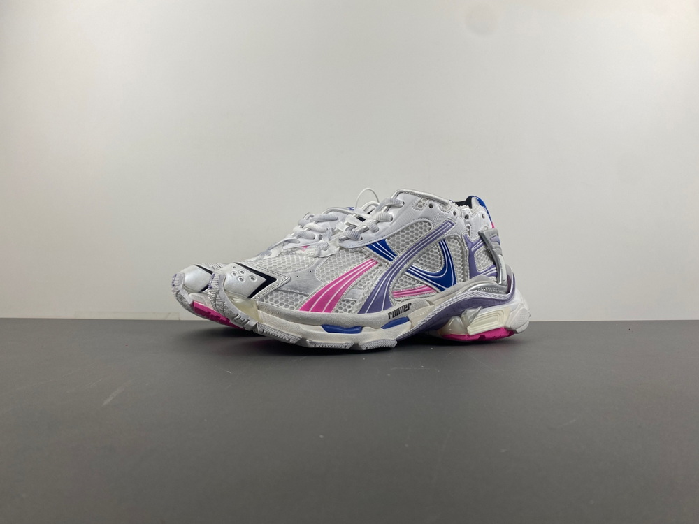 Balenciaga Runner Sneaker 772774-W3RNY-6120