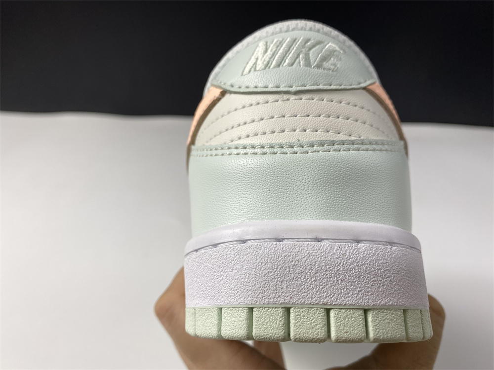 Nike Dunk Low Barely Green