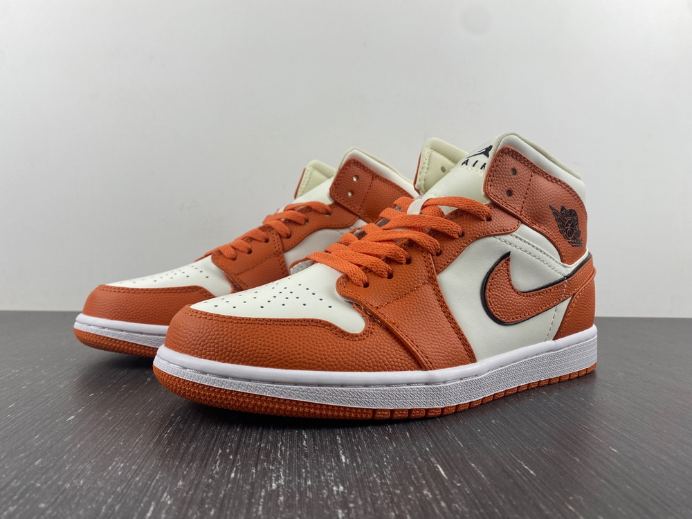 Jordan 1 Low SE Sport Spice