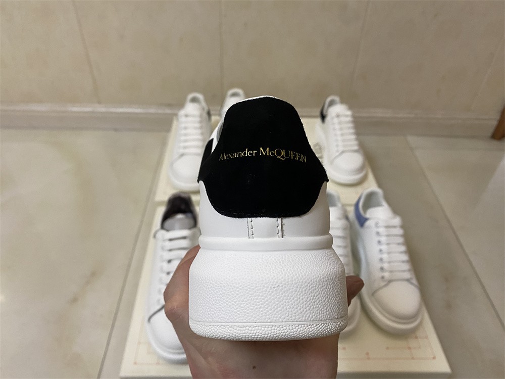 Alexander McQueen Oversized White Black