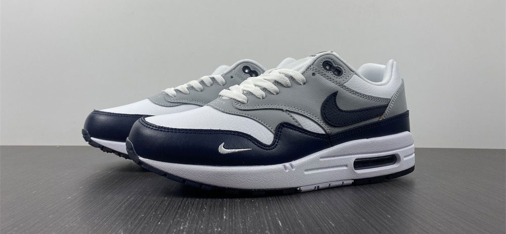Nike Air Max 1 LV8 Obsidian