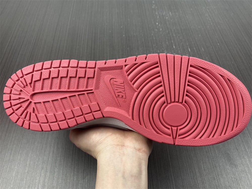 Nike Dunk Low Archeo Pink