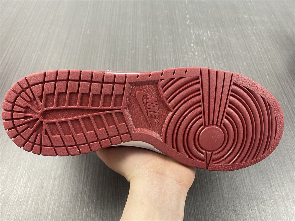 Nike Dunk Low Bordeaux