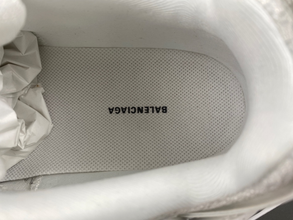 Balenciaga Track 3.0 800592 WTRHK 0010