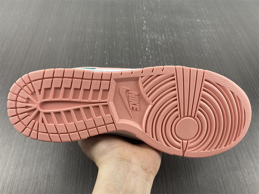 Dunk SB Low Nake Skin