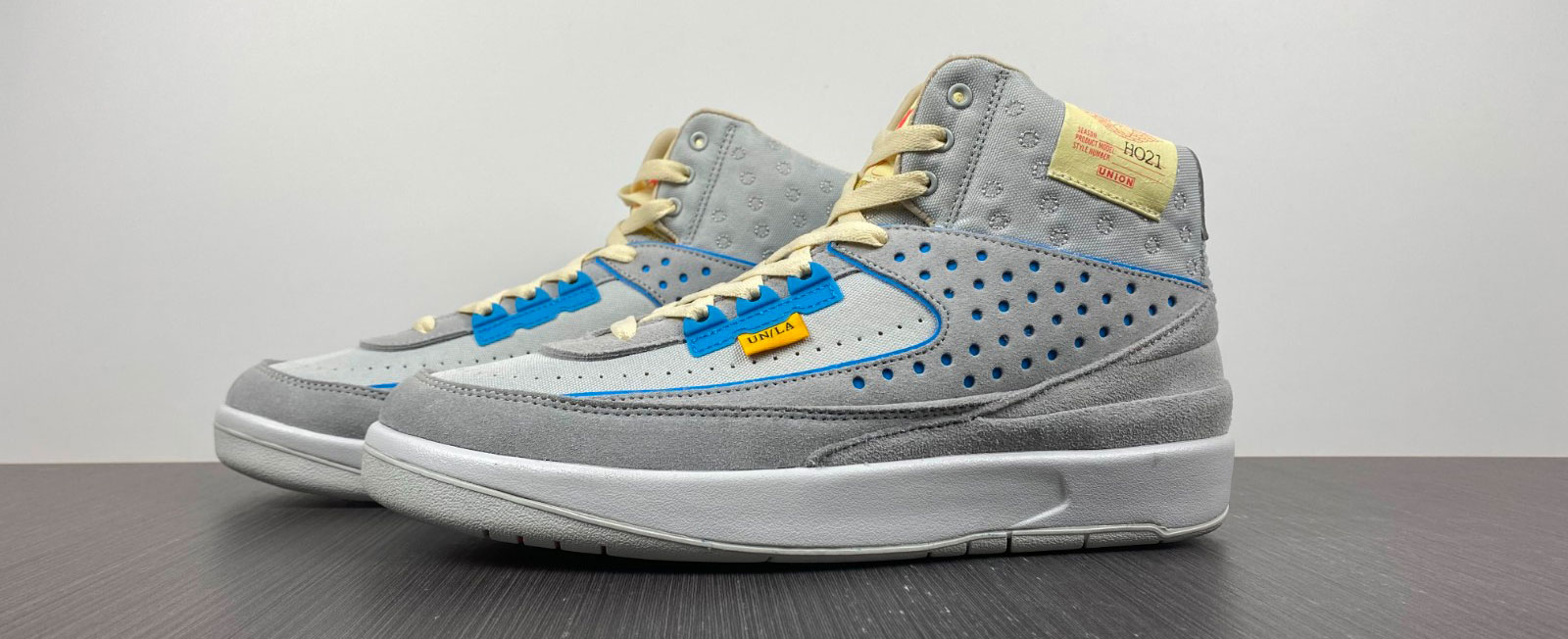 Jordan 2 Retro Union Grey Fog