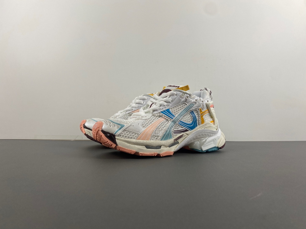 Balenciaga Runner Sneaker 772774-W3RNY-0326
