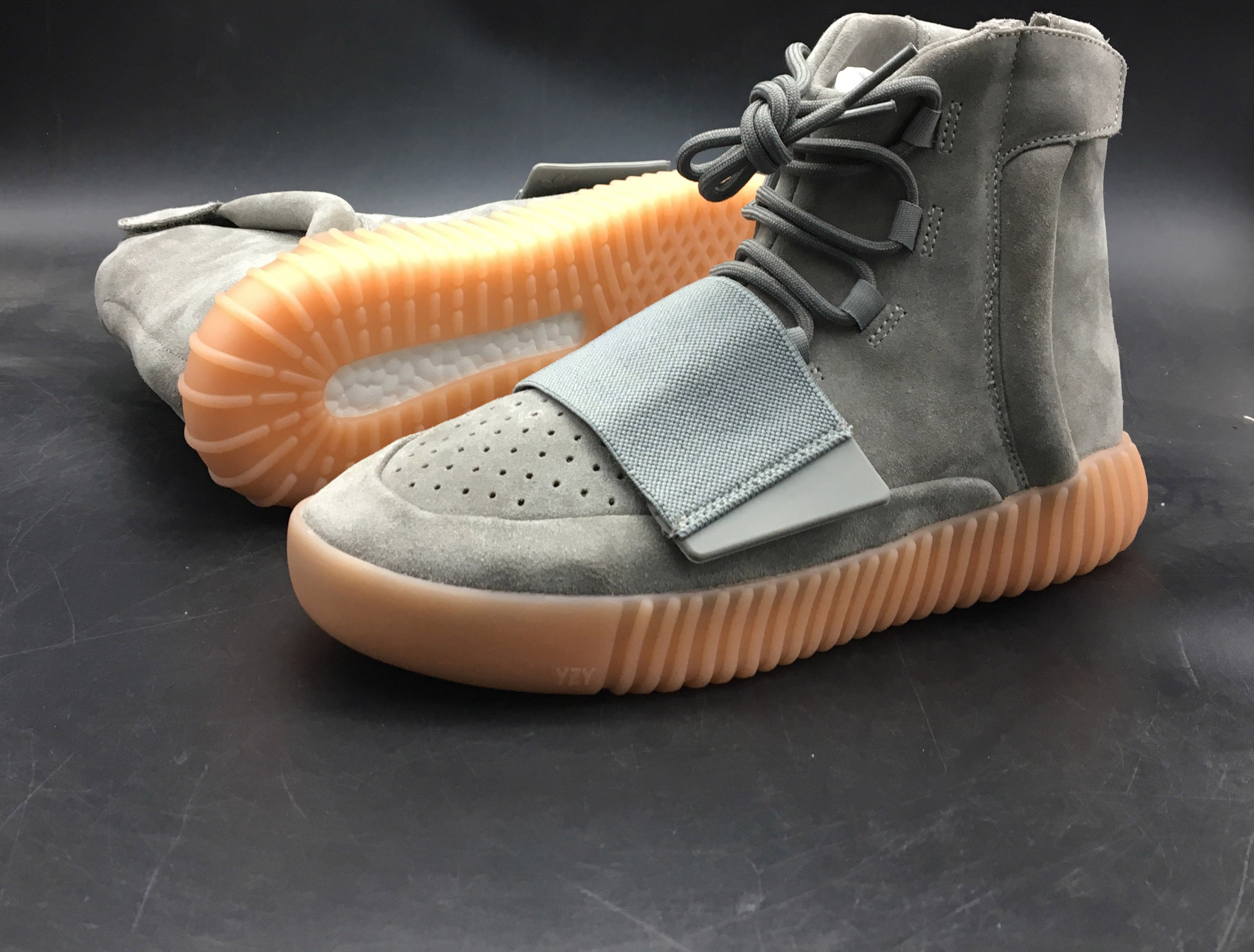 Adidas Yeezy 750 Boost Grey Glow
