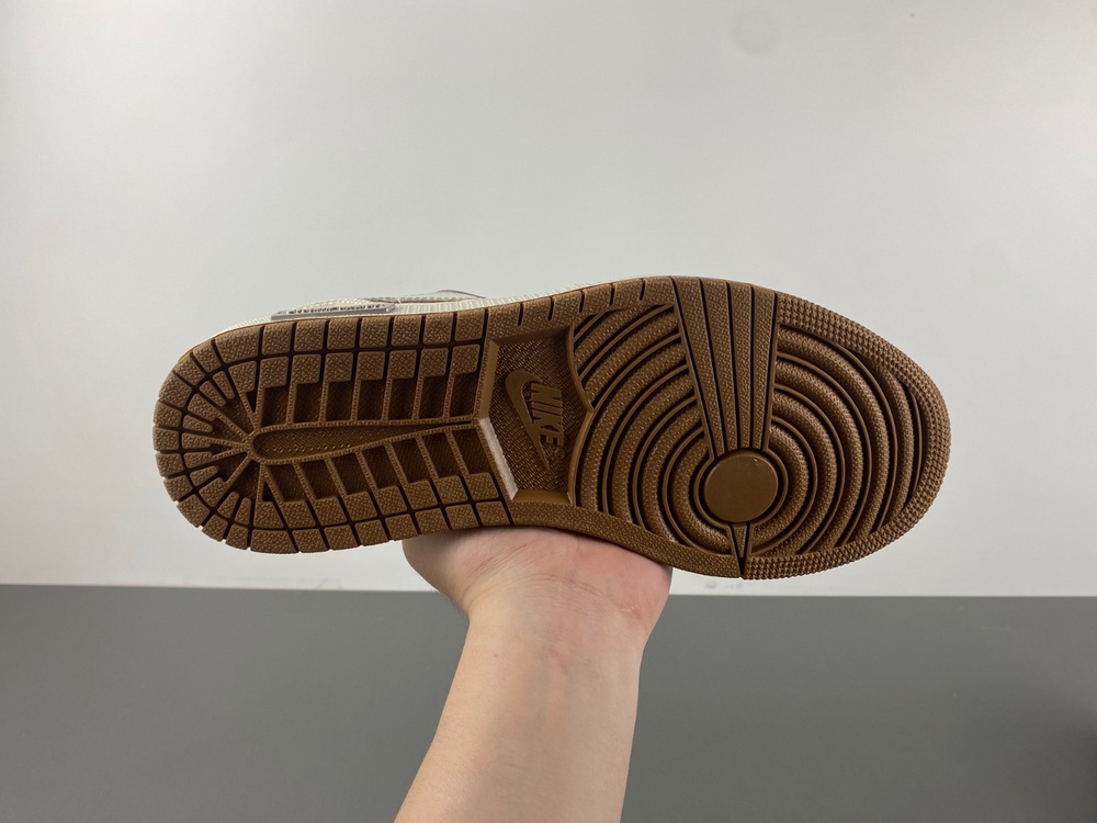 Air Jordan 1 Low SE HF5743-221