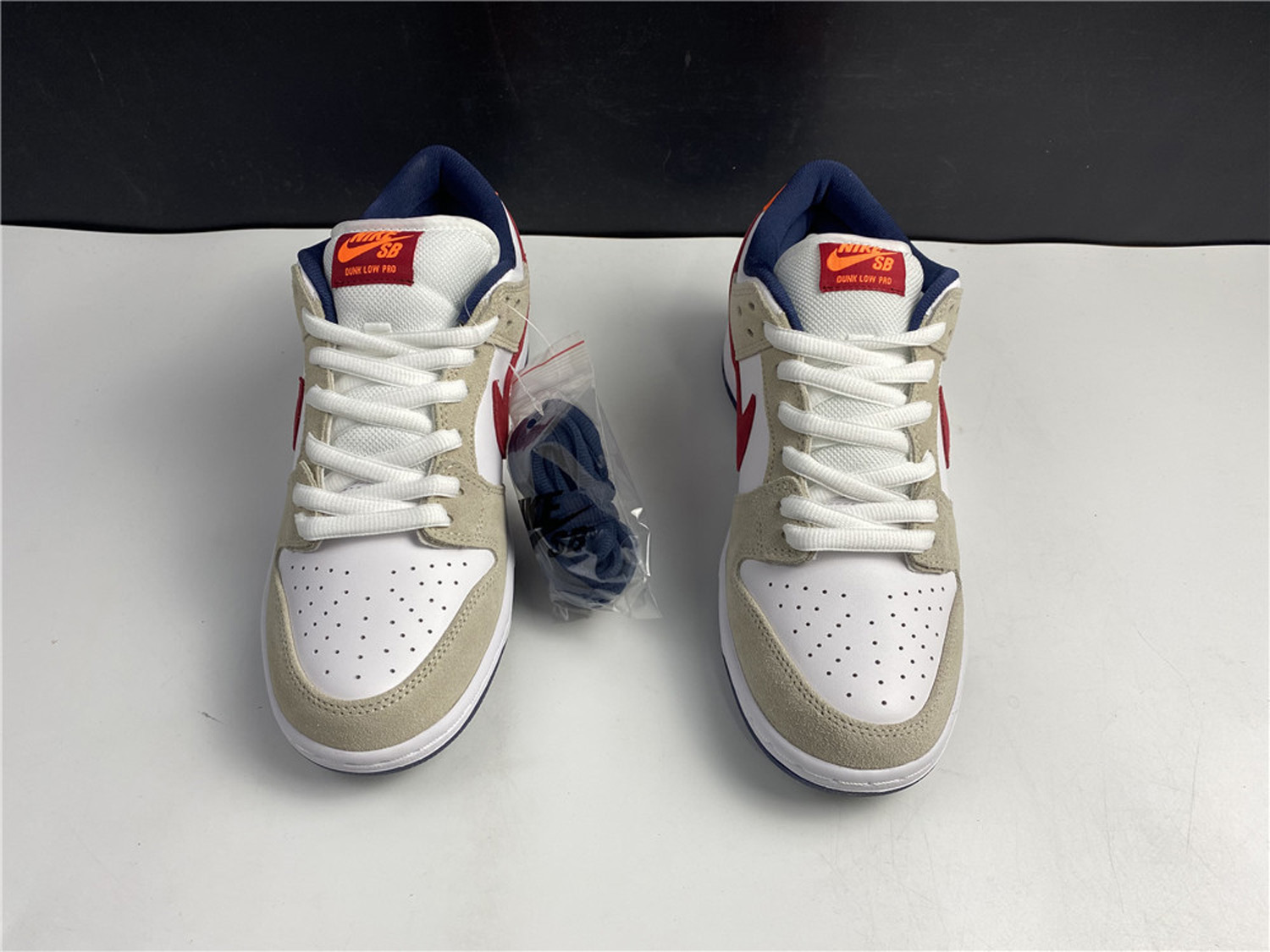 Nike SB Dunk Low Crimson