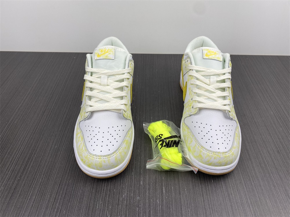Nike Dunk Low Yellow Strike (W)