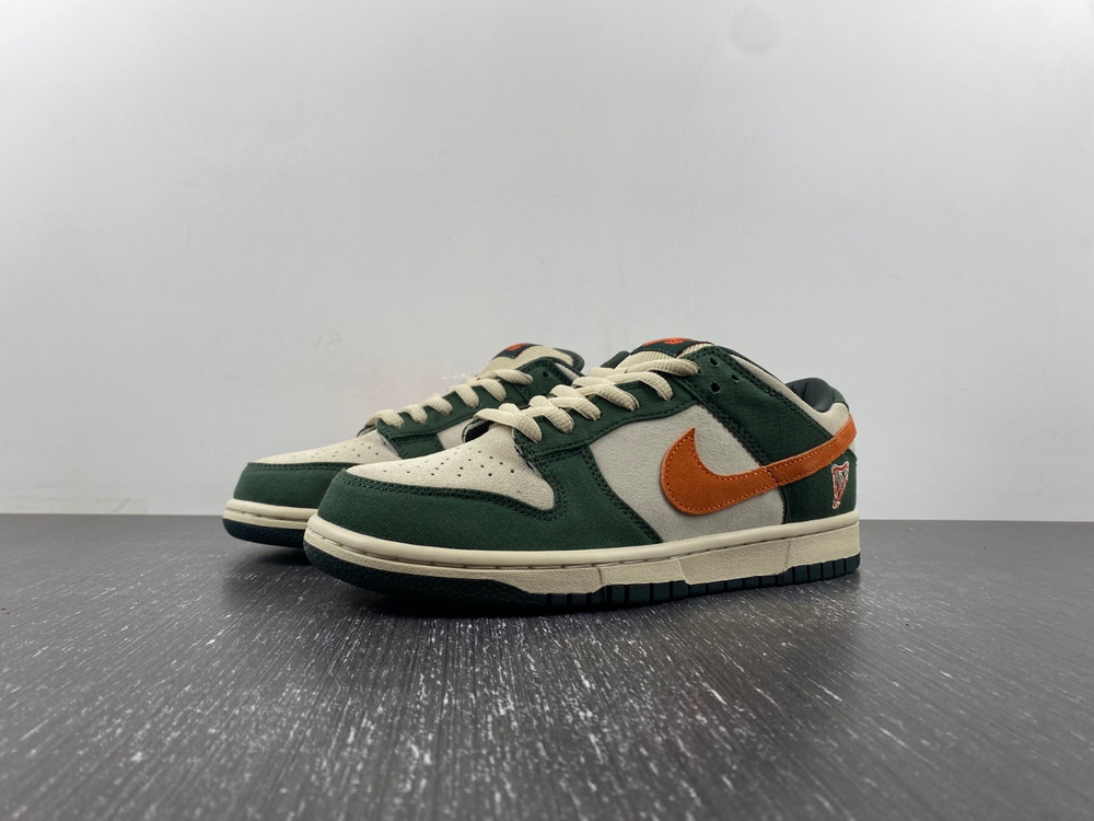 Nike SB Dunk Low Eire