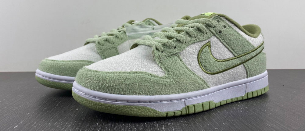 Nike Dunk Low SE Fleece Pack Honeydew