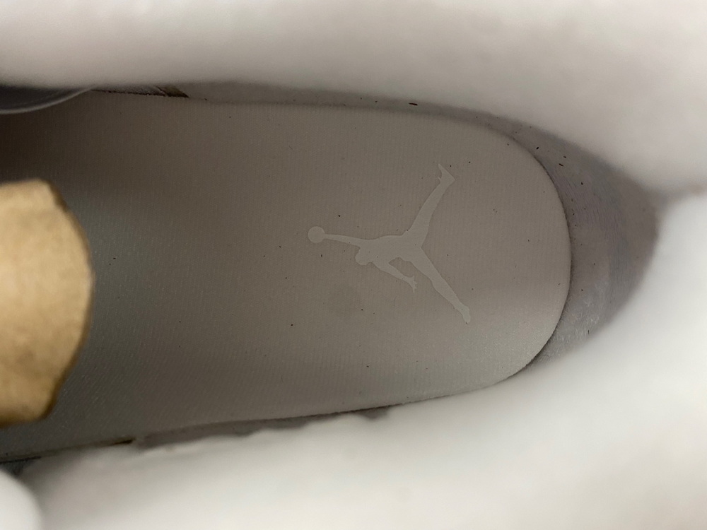 Air Jordan 4 FV7251-107