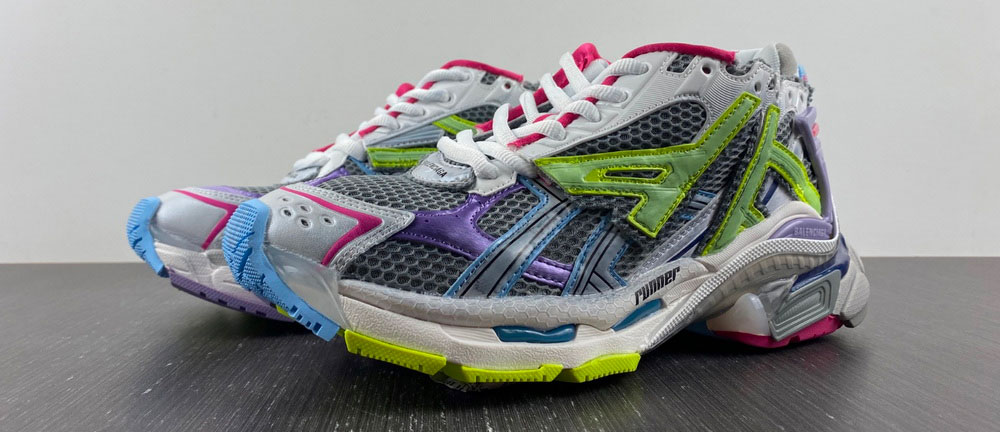 Balenciaga Men Runner Sneaker In Grey