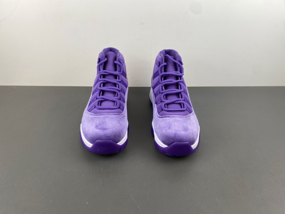 Air Jordan 11 CT8012-555 size 14
