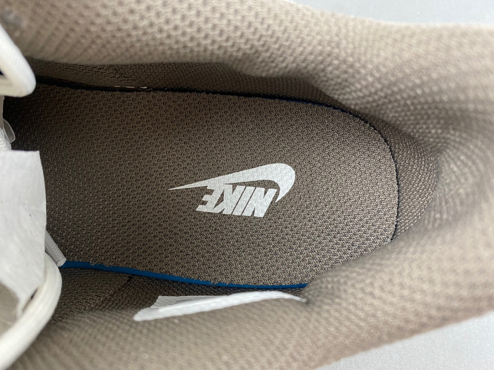 Nike Zoom Field Jaxx SP Travis Scott Sail Brown