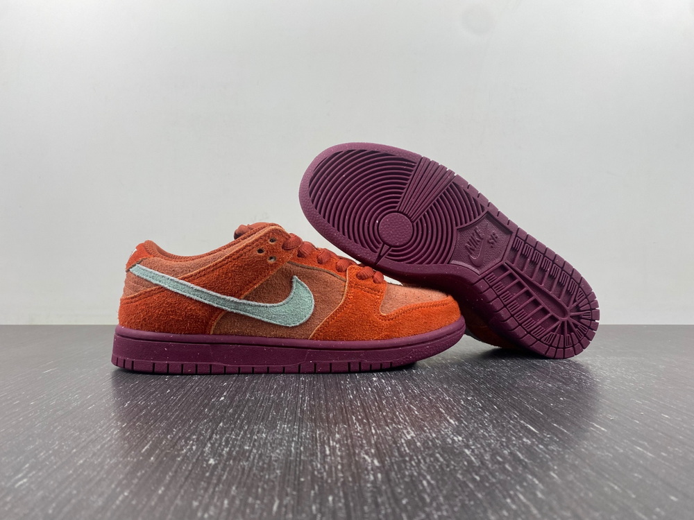 Nike SB Dunk Low Mystic Red Rosewood