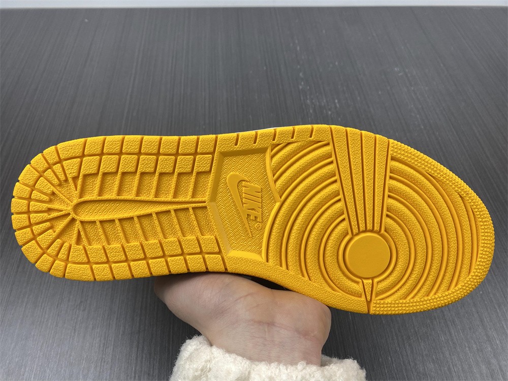 Air Jordan 1 High OG Brotherhood