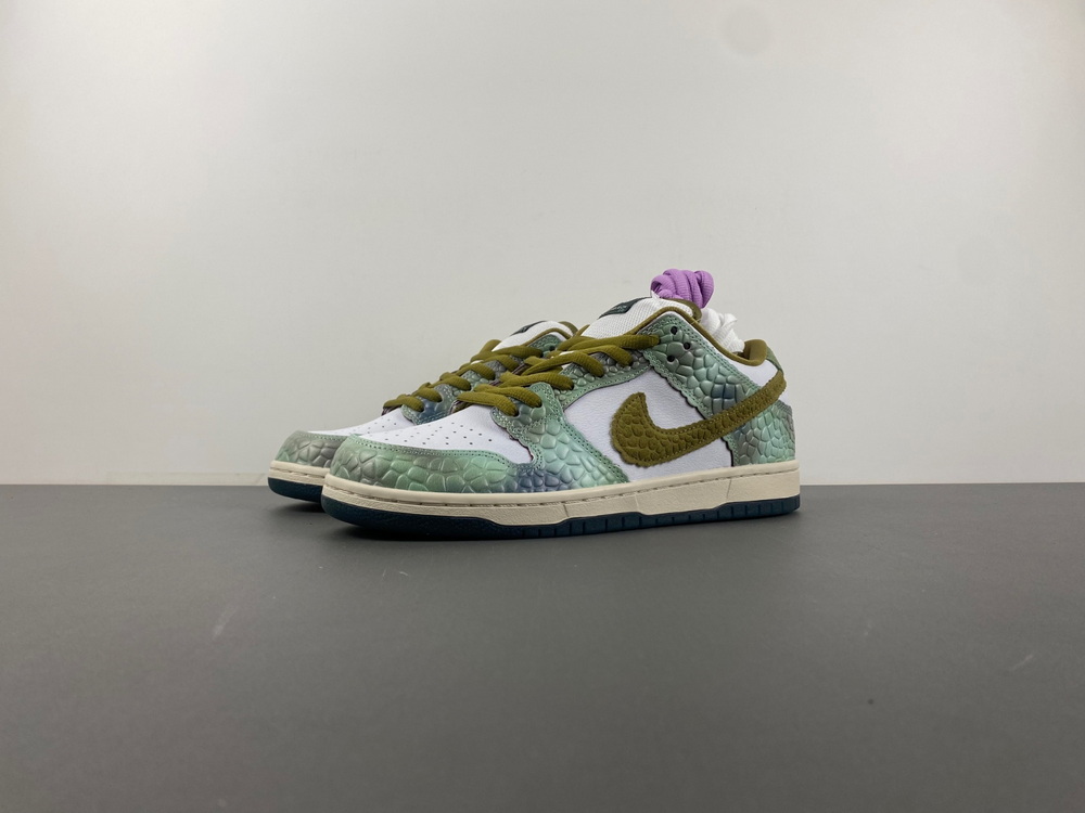 Nike SB Dunk Low Alexis Sablone Chameleon