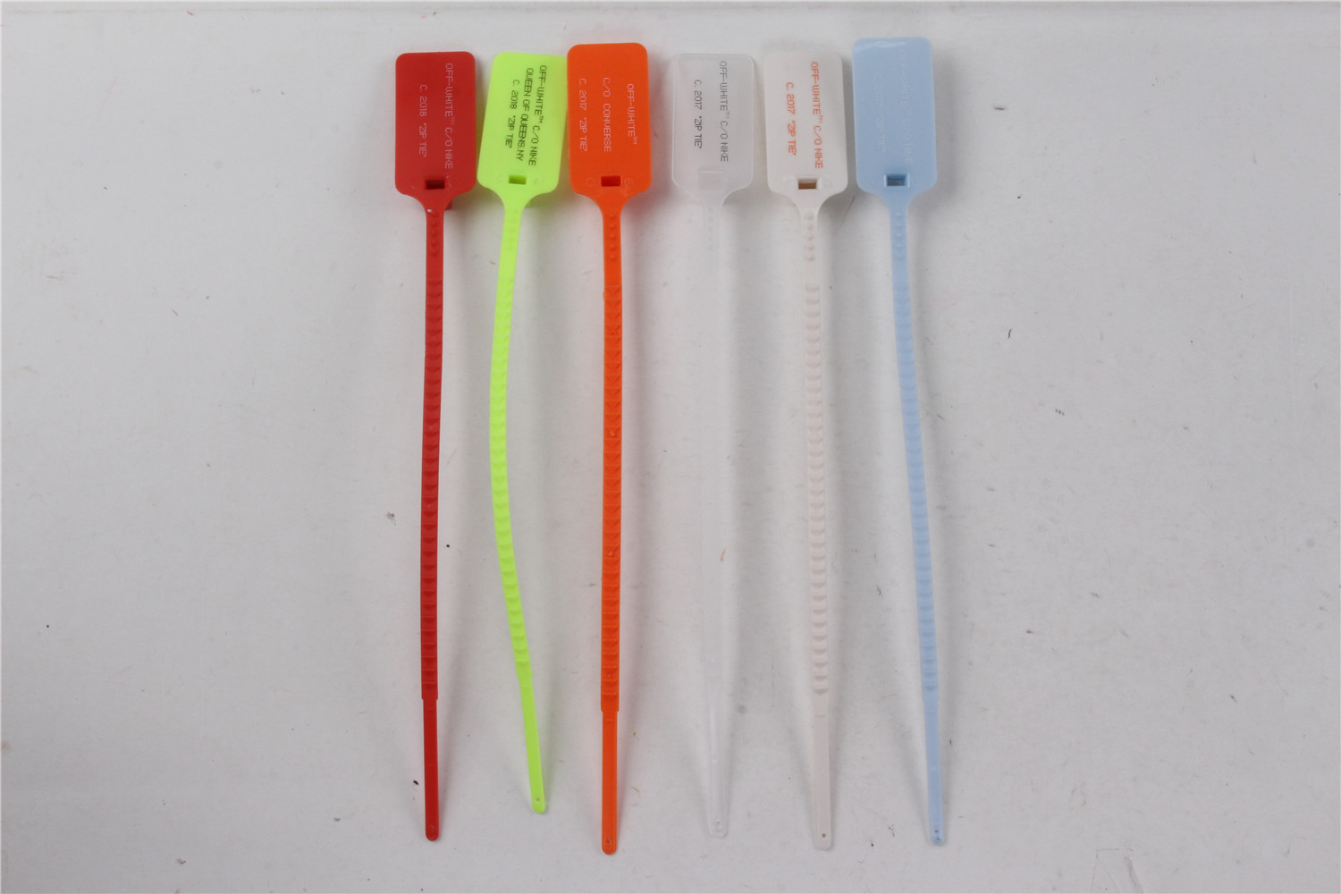 OFF White Nike Zip Tags