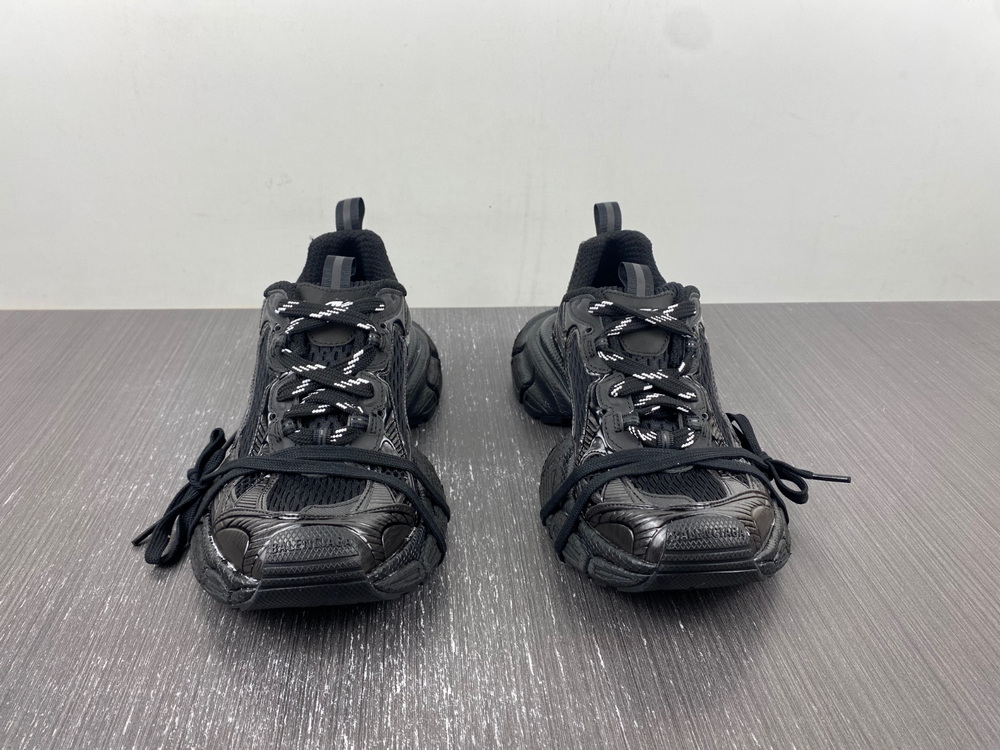 Balenciaga Phantom Sneaker 677403 W3RB6 0148