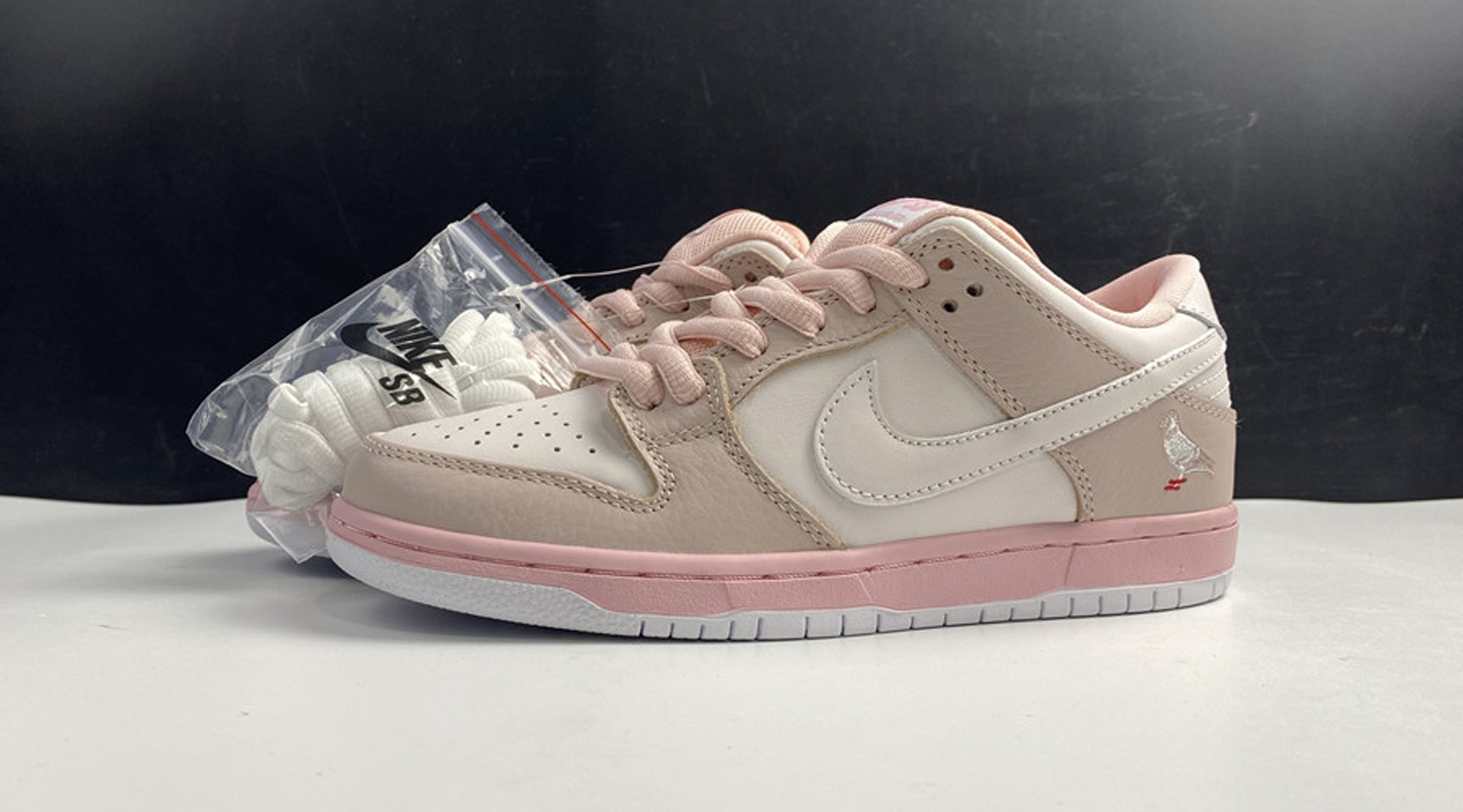 Nike Dunk SB Low Elite Pink White