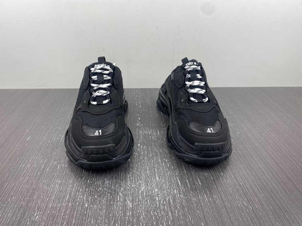 Balenciaga Triple S 755686 W3SM2 1000