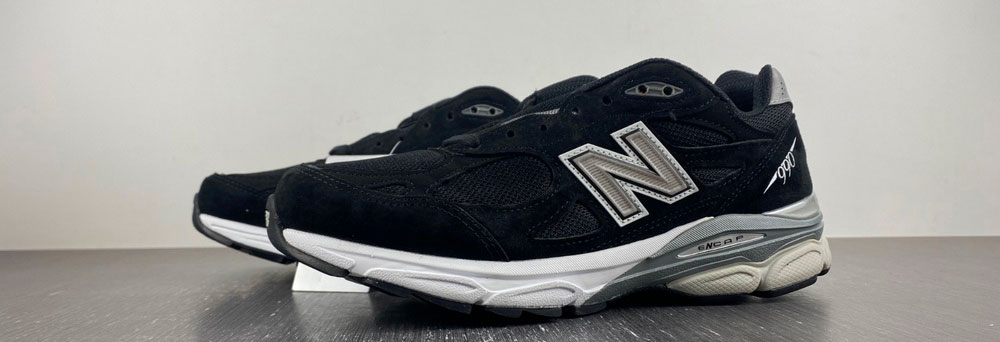 New Balance 990v3 Black White