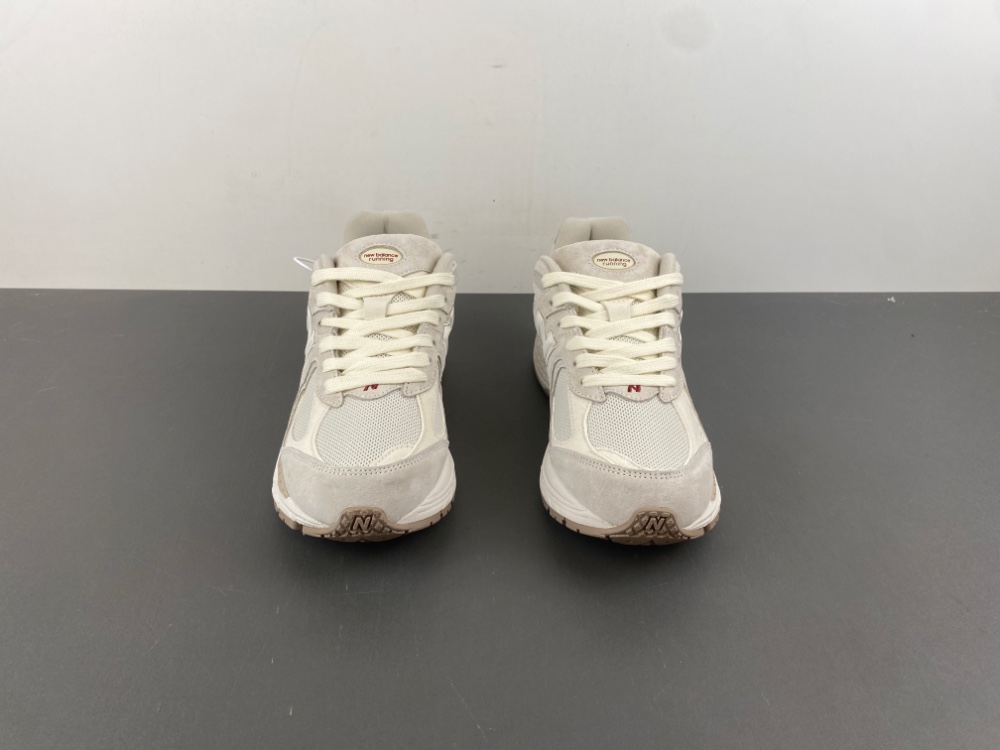 New Balance 2002R Beige
